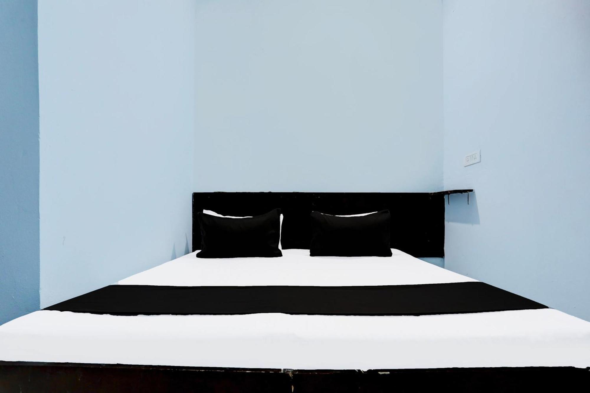 Spot On New Diamond Guest House Rudrapur المظهر الخارجي الصورة