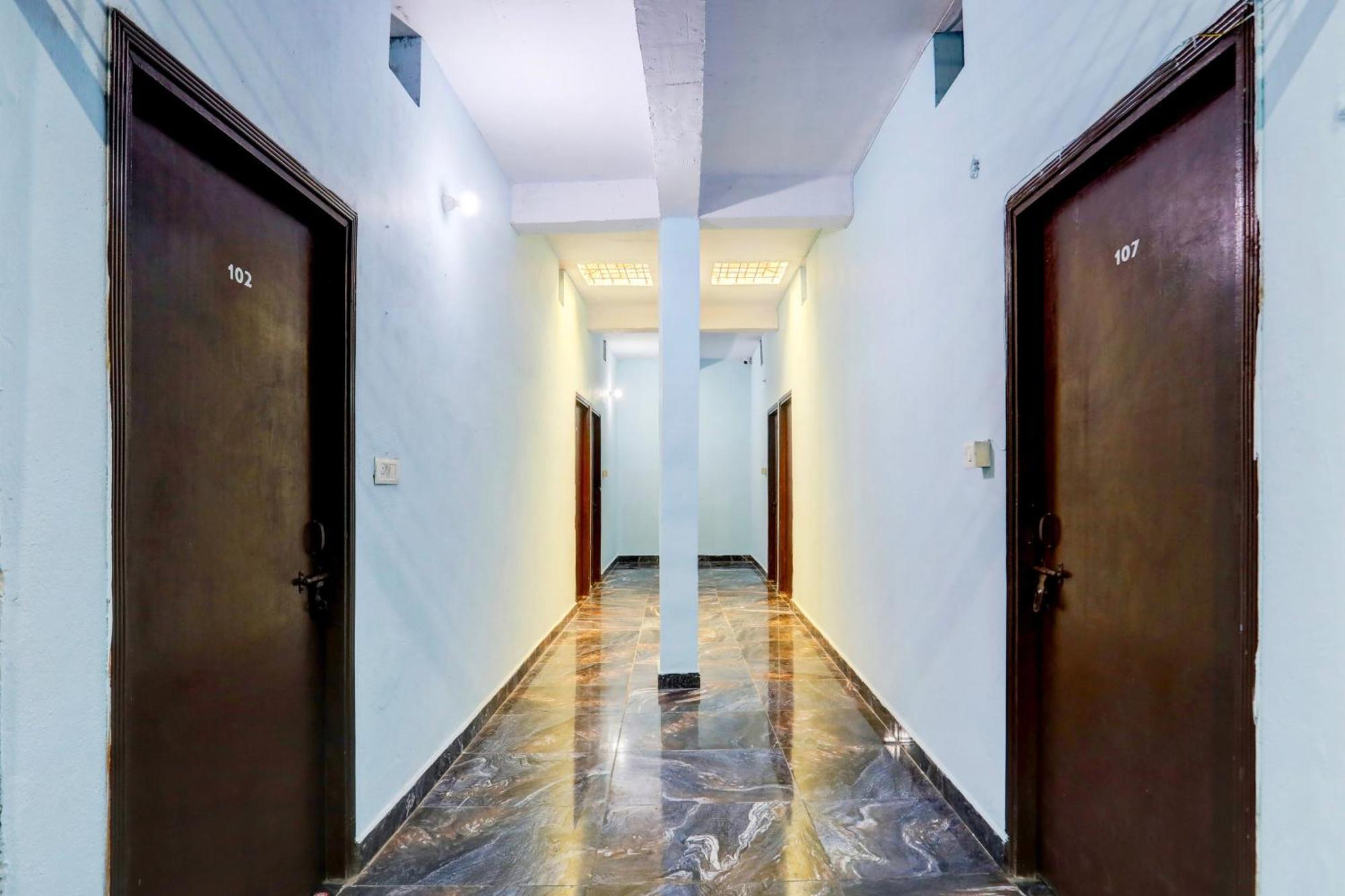 Spot On New Diamond Guest House Rudrapur المظهر الخارجي الصورة