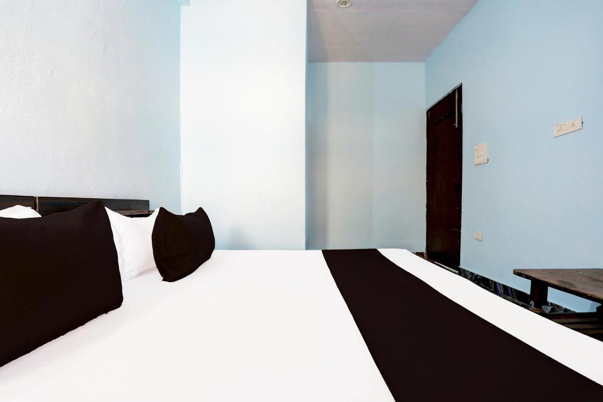 Spot On New Diamond Guest House Rudrapur المظهر الخارجي الصورة