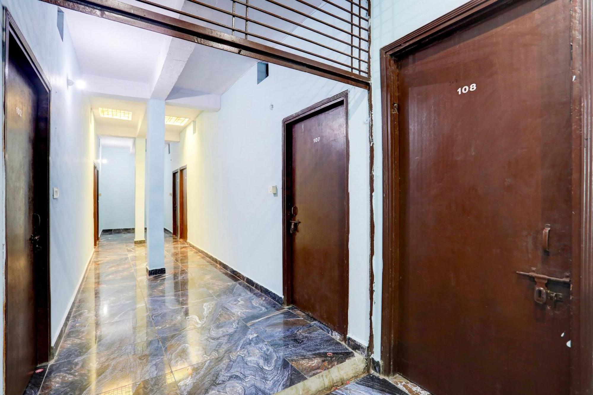 Spot On New Diamond Guest House Rudrapur المظهر الخارجي الصورة