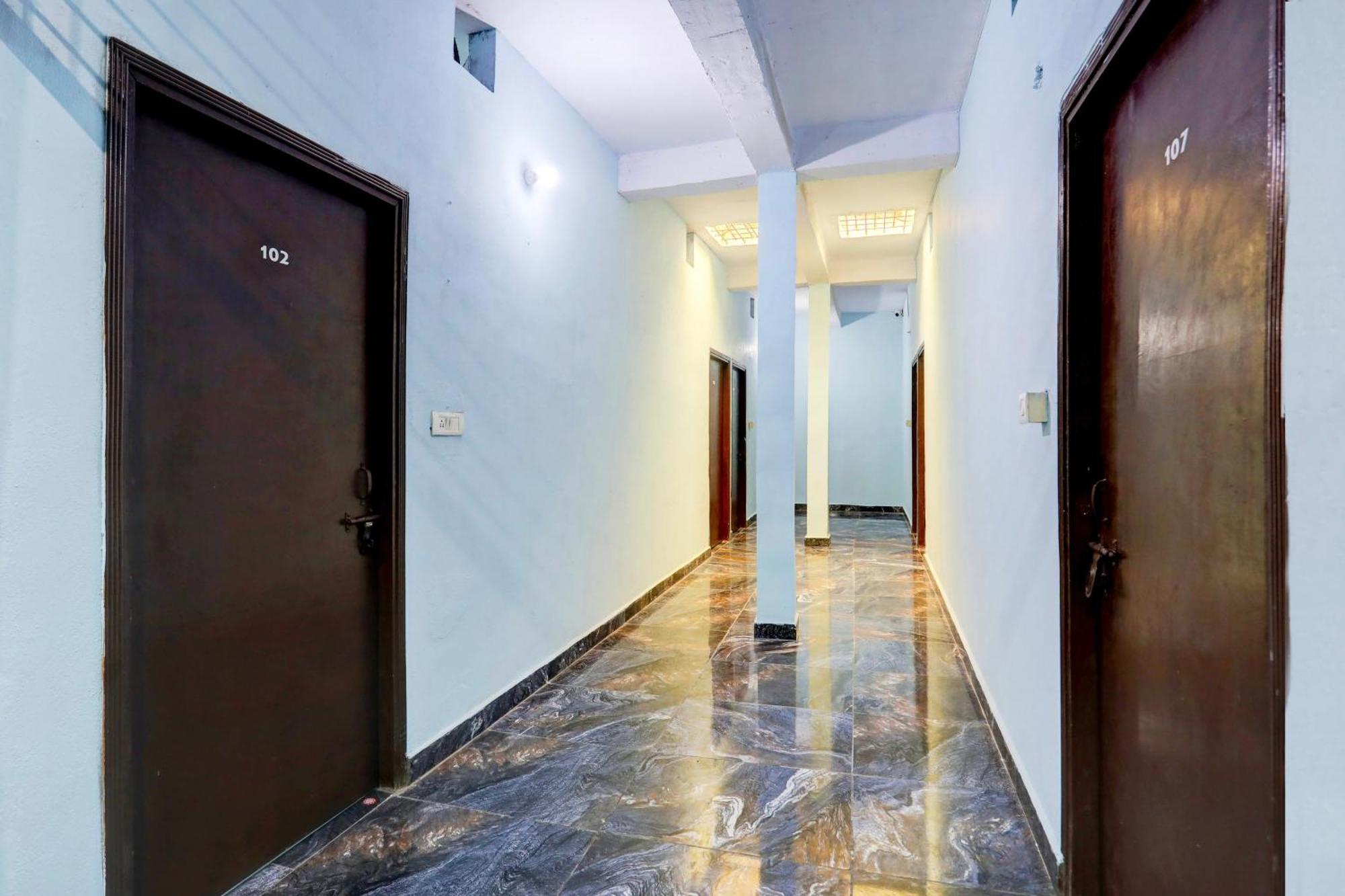 Spot On New Diamond Guest House Rudrapur المظهر الخارجي الصورة